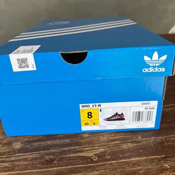 ADIDAS NMD_V3 CORE BLACK BLISS LILAC BRAND NEW IN BOX SIZE  ADIDAS NMD V_3 CORE BLACK BLISS LILAC SIZE 7.5 BRAND NEW WITH BOX